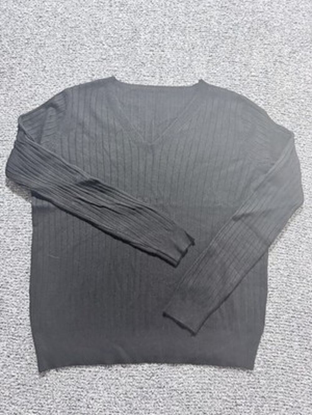 Black Ribbed 100% Cashmere classy, Preppy, Cozy, Minimalist V-Neck Sweater XL